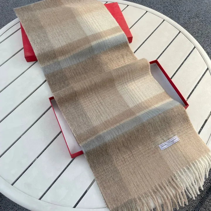 スーパーコピー フェラガモ マフラー