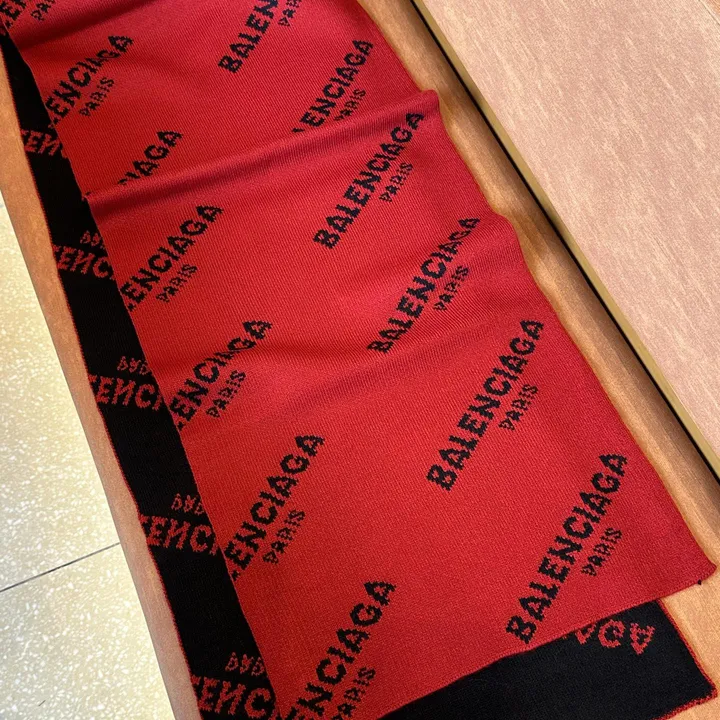 スーパーコピー バレンシアガ マフラー