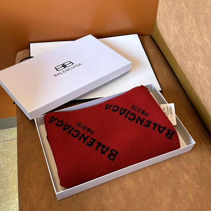 スーパーコピー バレンシアガ マフラー