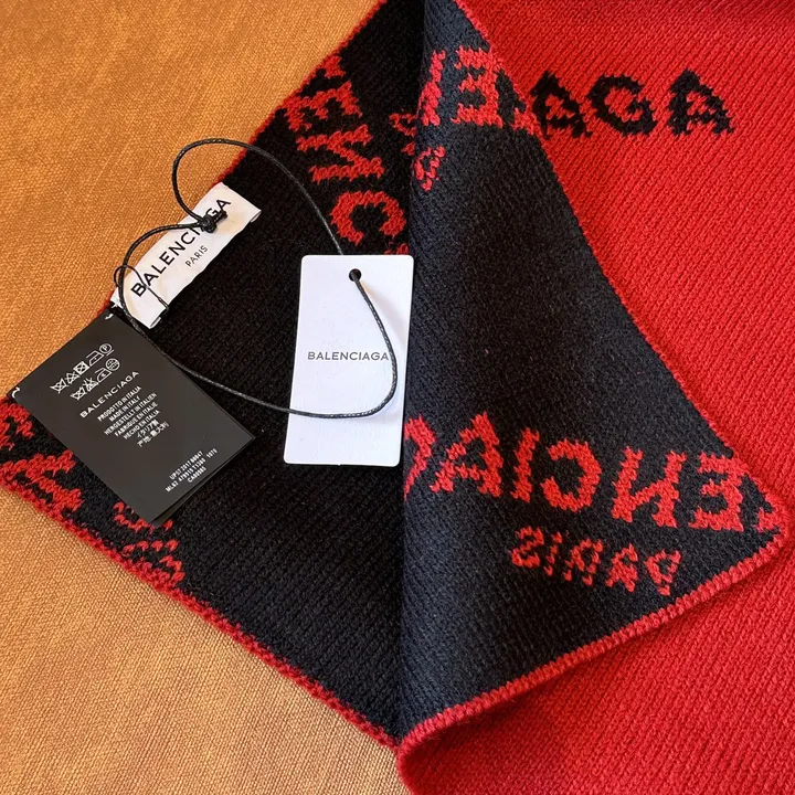 スーパーコピー バレンシアガ マフラー