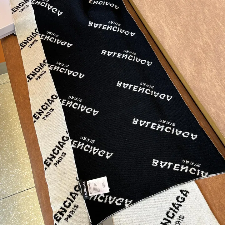 スーパーコピー バレンシアガ マフラー