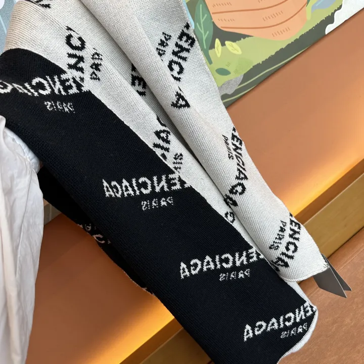 スーパーコピー バレンシアガ マフラー