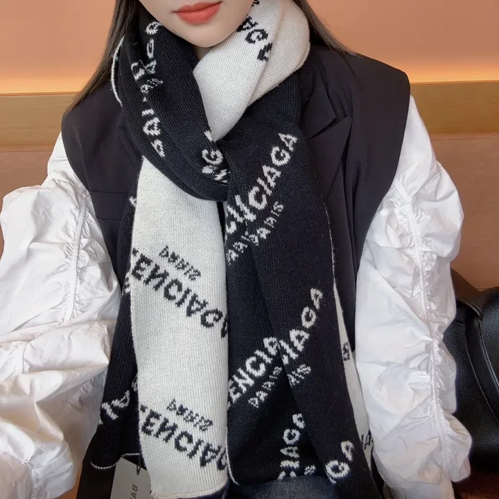 スーパーコピー バレンシアガ マフラー