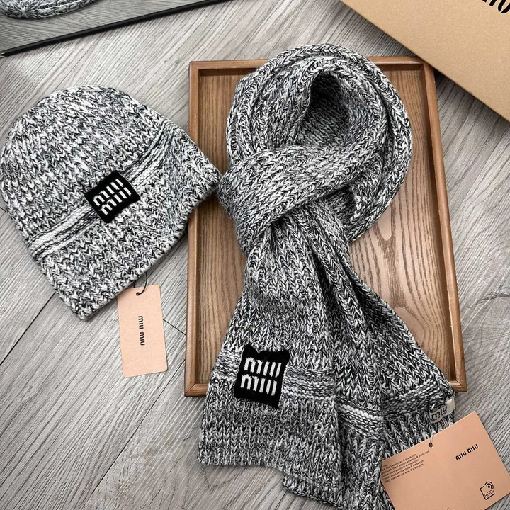 スーパーコピー ミュウミュウ マフラー