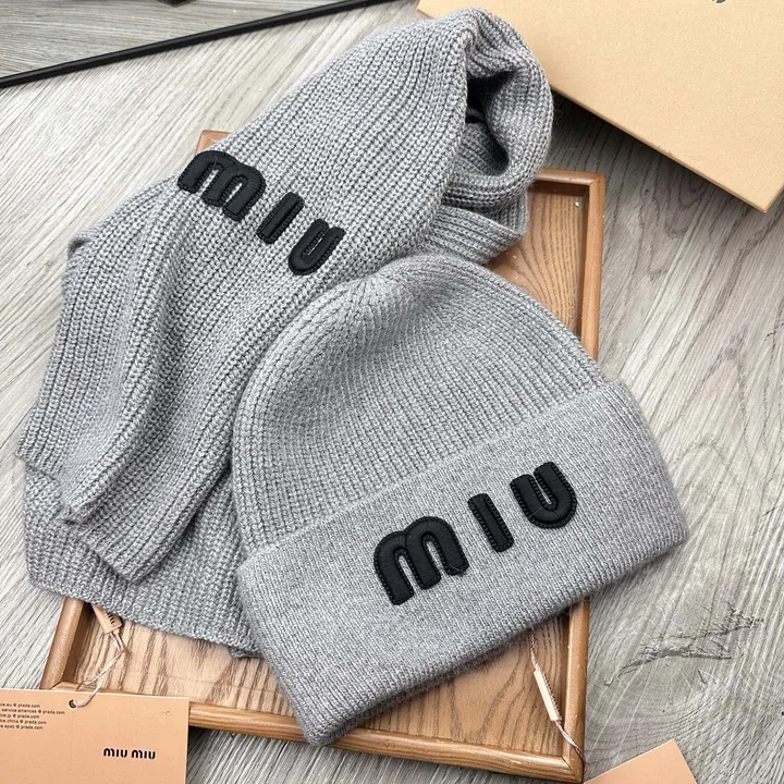 スーパーコピー ミュウミュウ マフラー