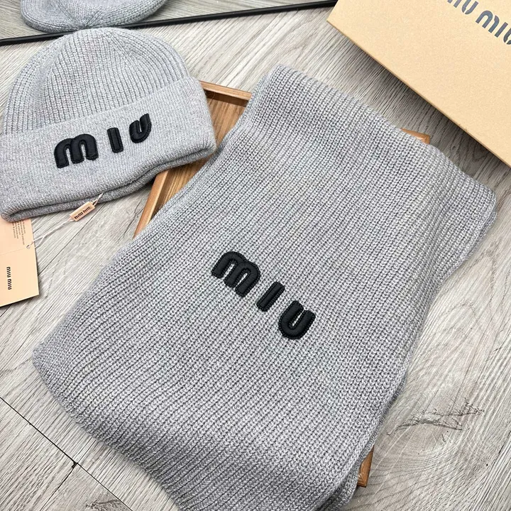 スーパーコピー ミュウミュウ マフラー