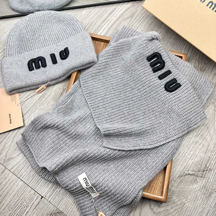 スーパーコピー ミュウミュウ マフラー