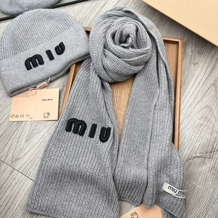 スーパーコピー ミュウミュウ マフラー