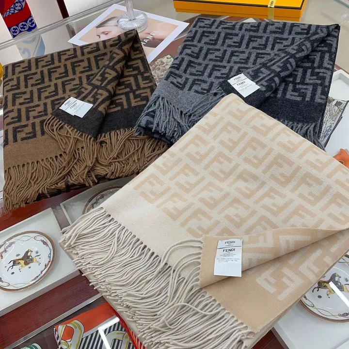 スーパーコピー フェンディ マフラー