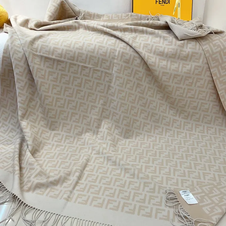 スーパーコピー フェンディ マフラー