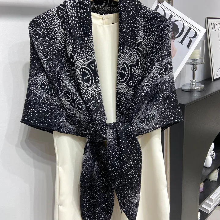 スーパーコピー セリーヌ マフラー