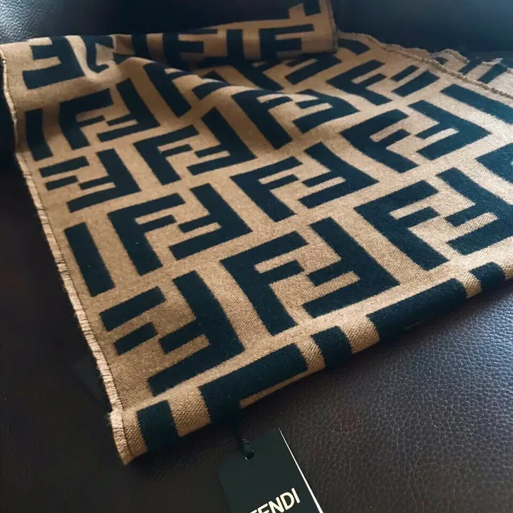 スーパーコピー フェンディ マフラー