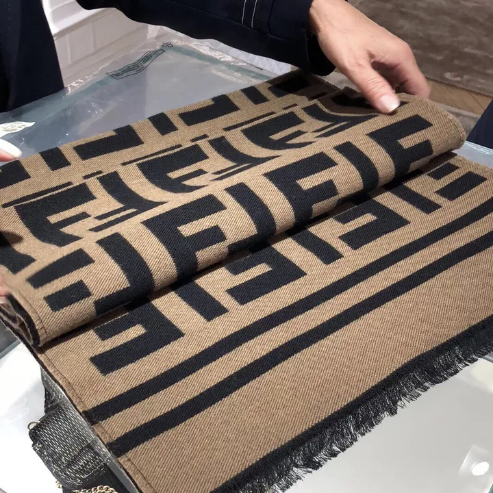 スーパーコピー フェンディ マフラー