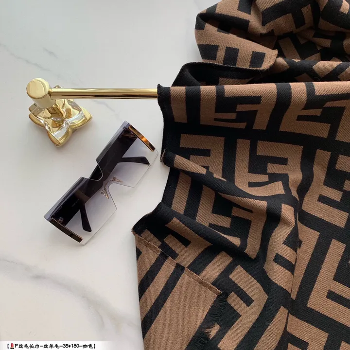 スーパーコピー フェンディ マフラー