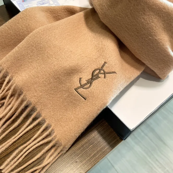 スーパーコピー バレンシアガ マフラー