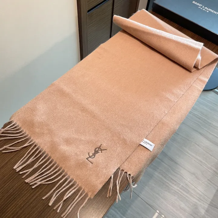 スーパーコピー バレンシアガ マフラー