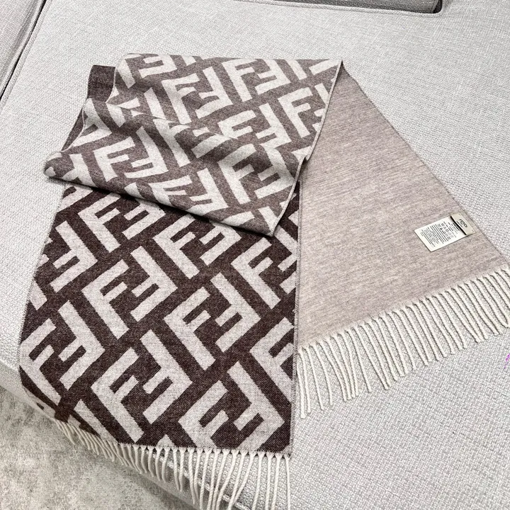 スーパーコピー フェンディ マフラー