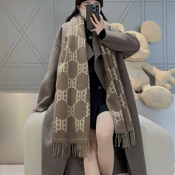 スーパーコピー バレンシアガ マフラー