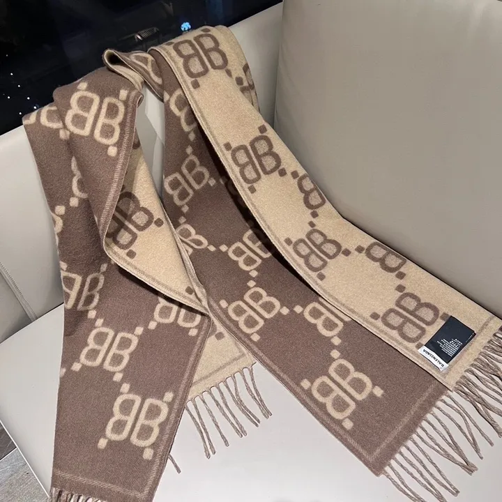 スーパーコピー バレンシアガ マフラー