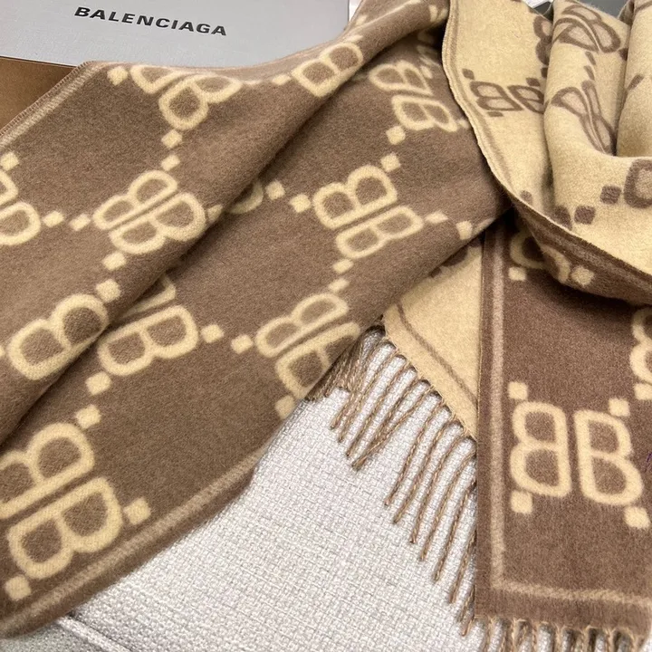 スーパーコピー バレンシアガ マフラー