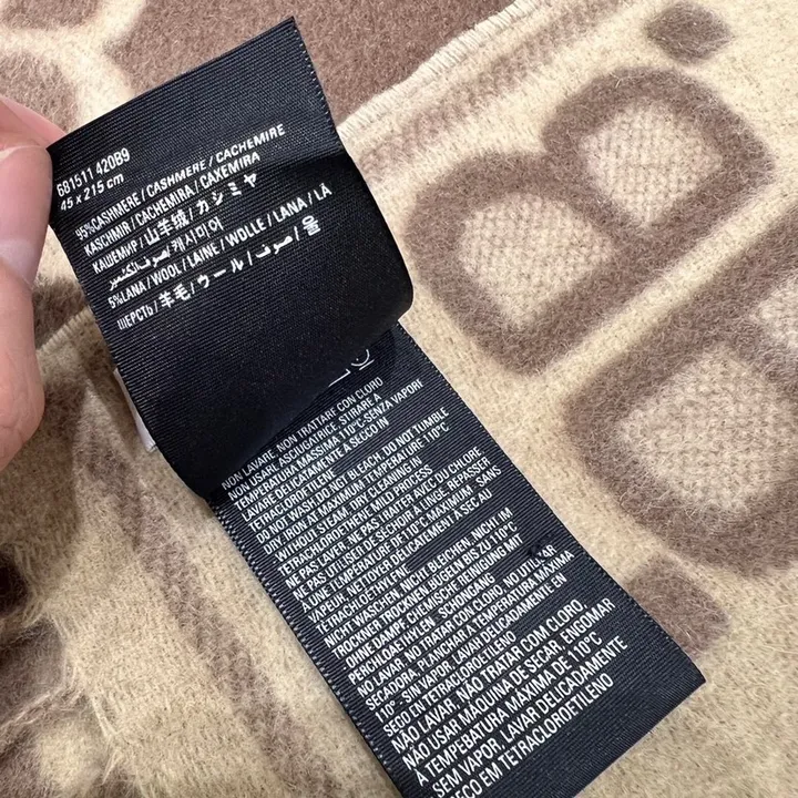 スーパーコピー バレンシアガ マフラー