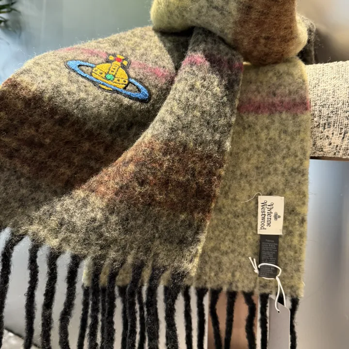 スーパーコピー ヴィヴィアン・ウエストウッド マフラー