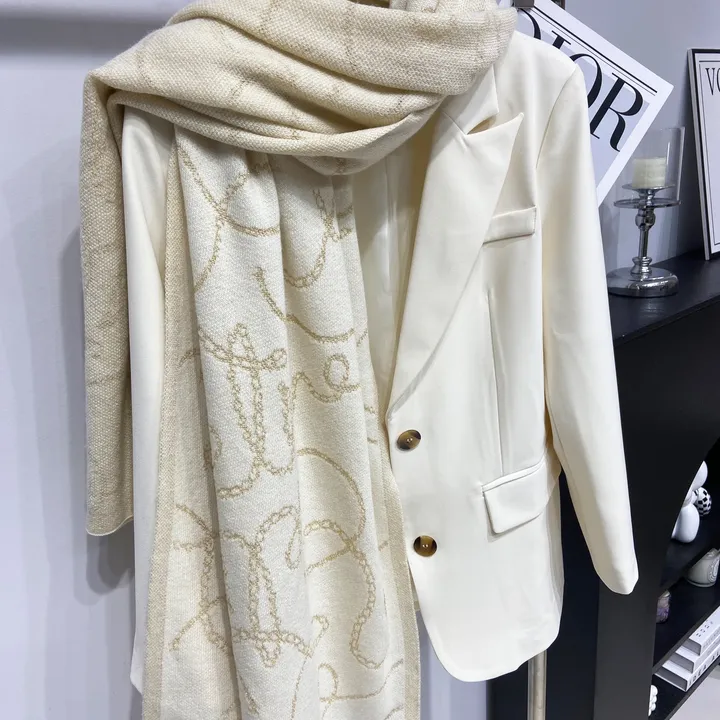 スーパーコピー セリーヌ マフラー