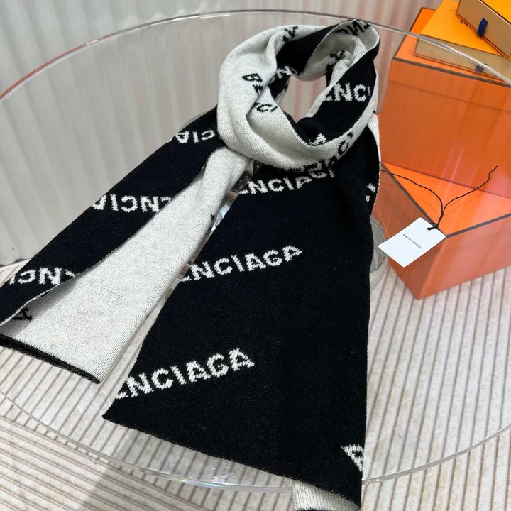 スーパーコピー バレンシアガ マフラー