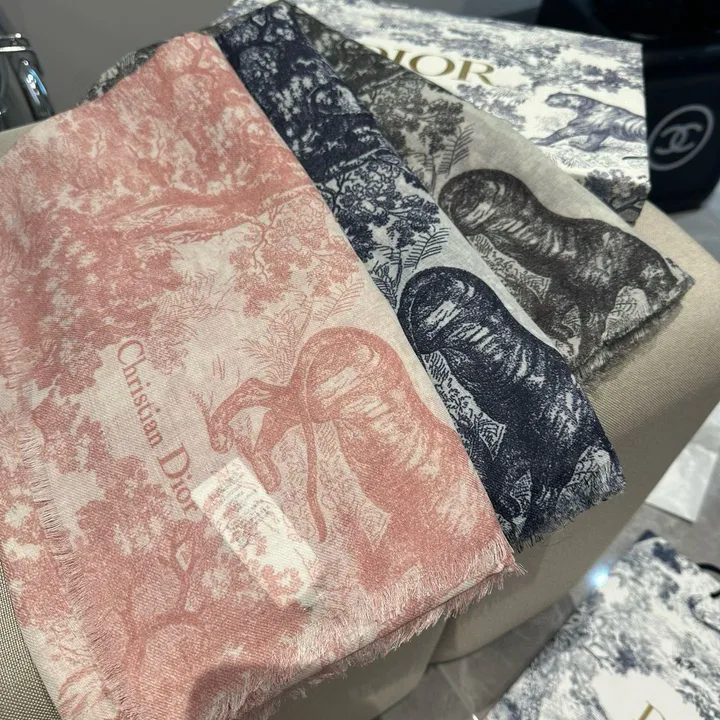 スーパーコピー ディオール マフラー