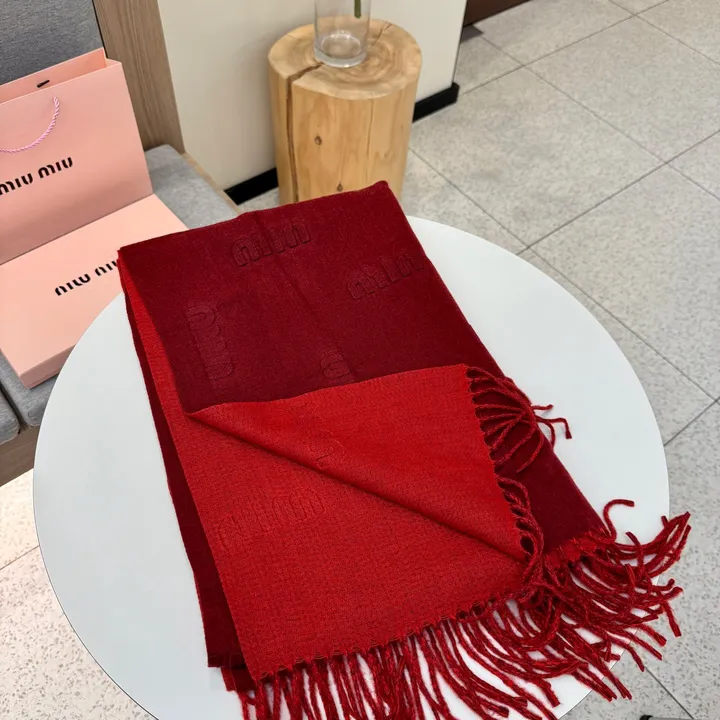 スーパーコピー ミュウミュウ マフラー