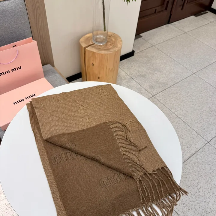 スーパーコピー ミュウミュウ マフラー