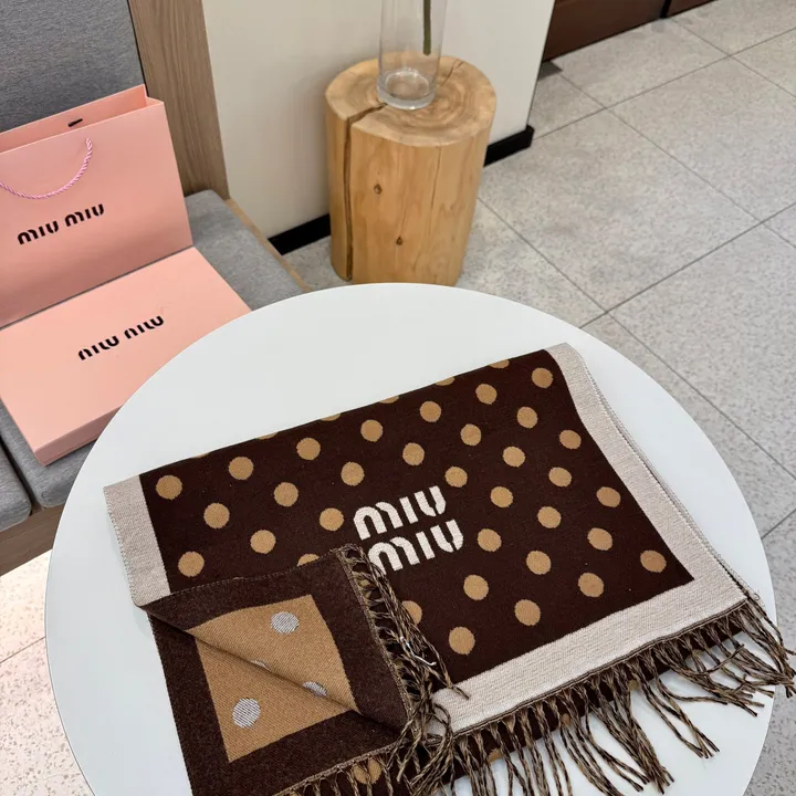 スーパーコピー ミュウミュウ マフラー