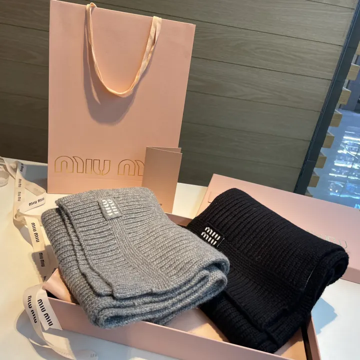 スーパーコピー ミュウミュウ マフラー