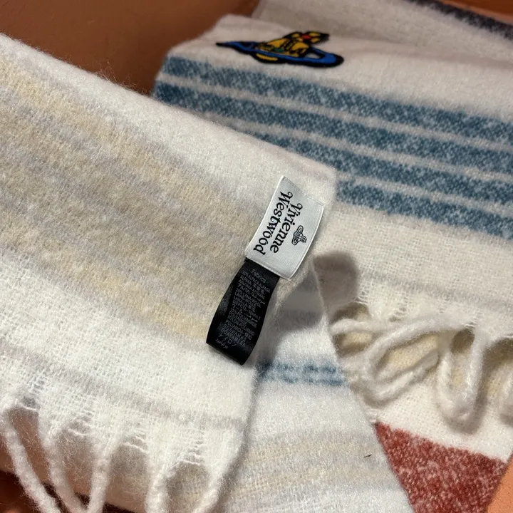 スーパーコピー ヴィヴィアン・ウエストウッド マフラー