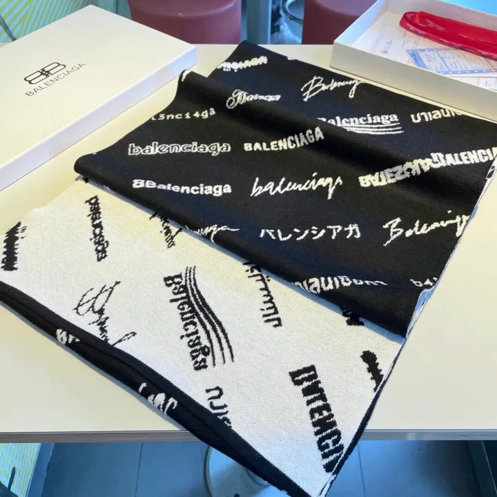 スーパーコピー バレンシアガ マフラー