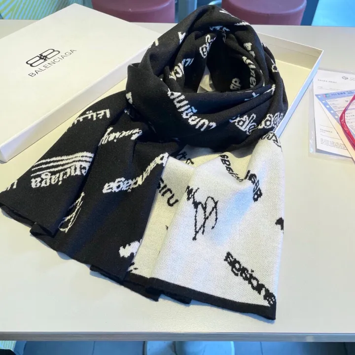 スーパーコピー バレンシアガ マフラー