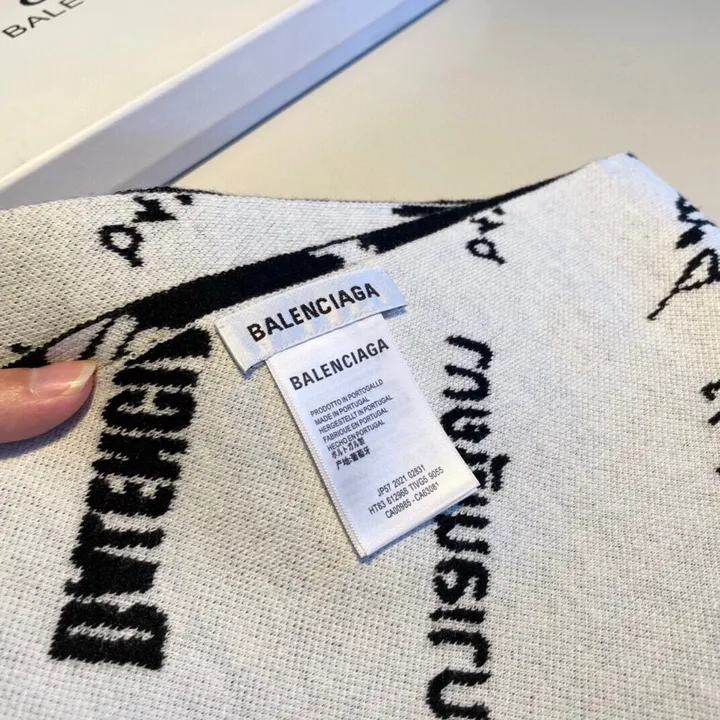 スーパーコピー バレンシアガ マフラー