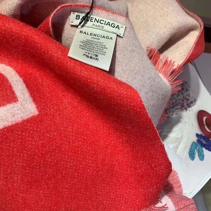 スーパーコピー バレンシアガ マフラー