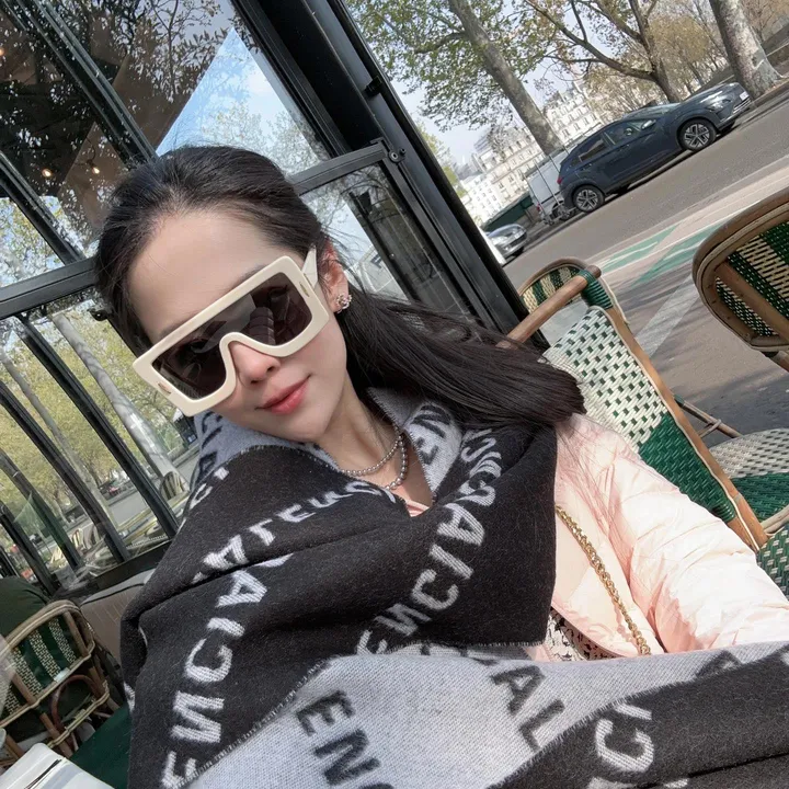 スーパーコピー バレンシアガ マフラー