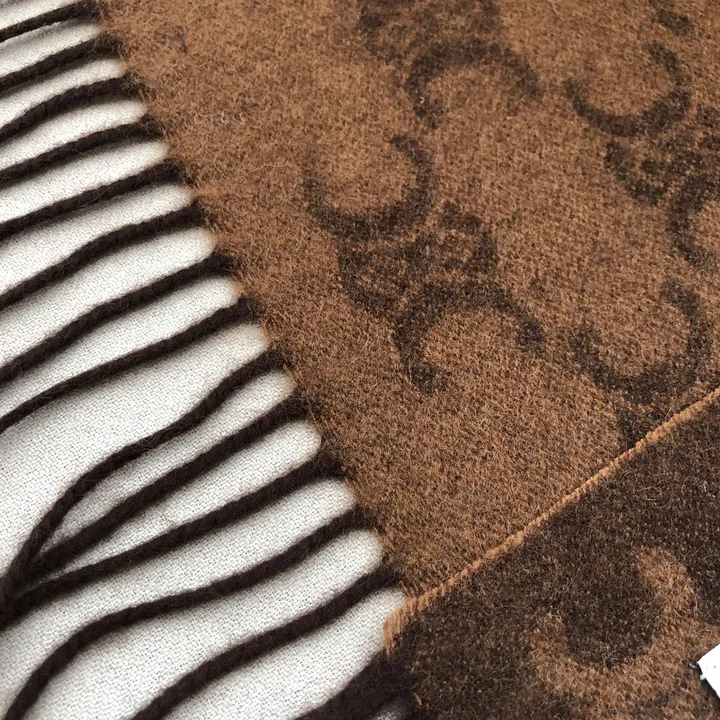 スーパーコピー セリーヌ マフラー