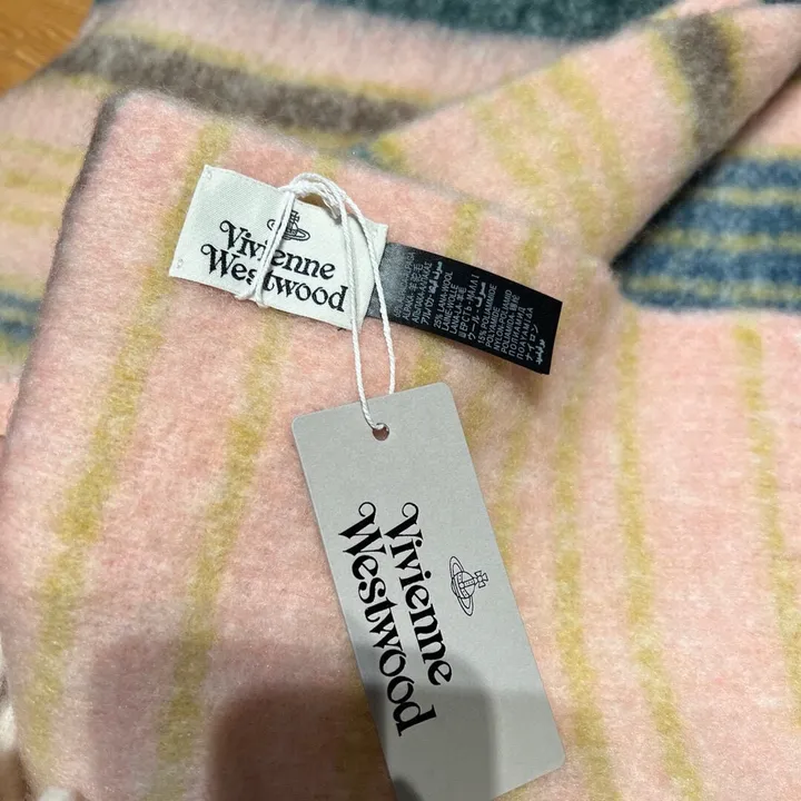 スーパーコピー ヴィヴィアン・ウエストウッド マフラー