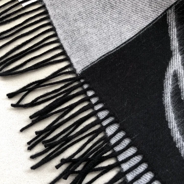 スーパーコピー ヴィヴィアン・ウエストウッド マフラー