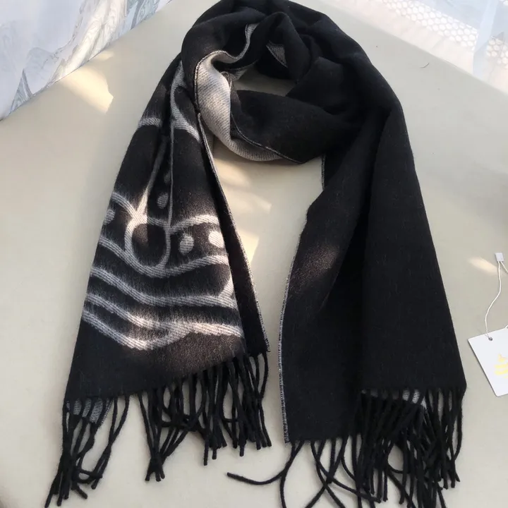 スーパーコピー ヴィヴィアン・ウエストウッド マフラー