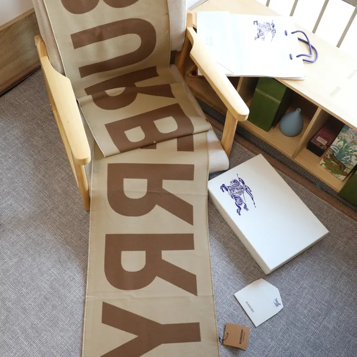 スーパーコピー バーバリー ス マフラー