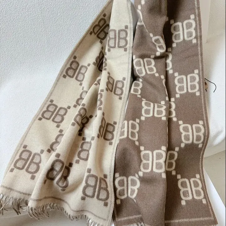 スーパーコピー バレンシアガ マフラー