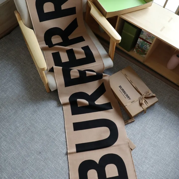 スーパーコピー バーバリー ス マフラー