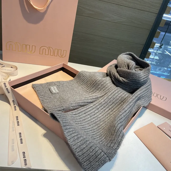 スーパーコピー ミュウミュウ マフラー