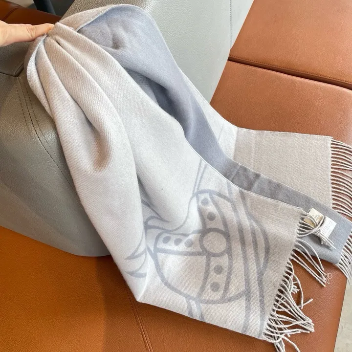 スーパーコピー ヴィヴィアン・ウエストウッド マフラー