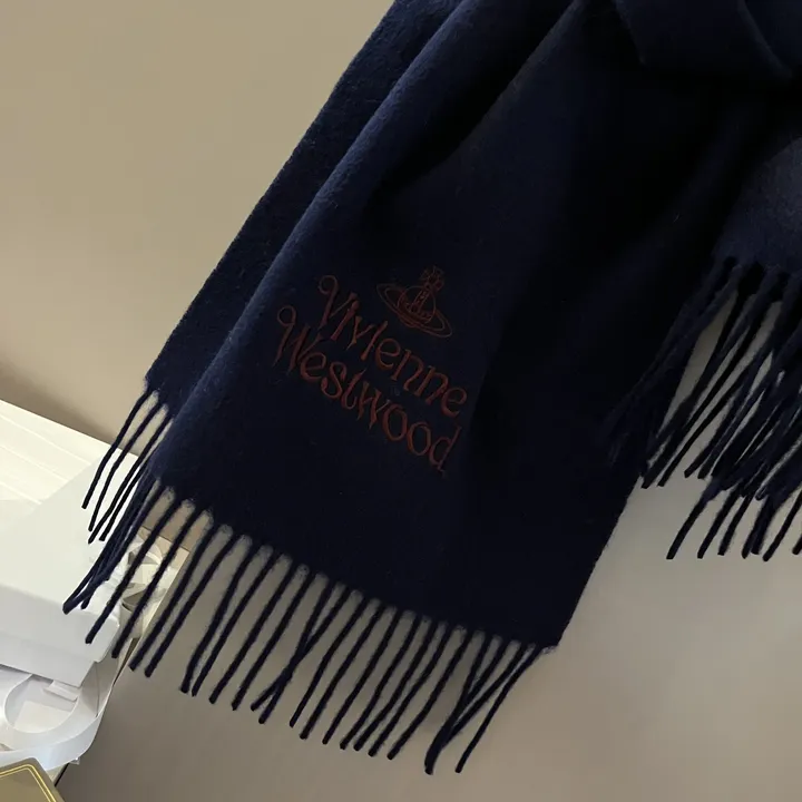 スーパーコピー ヴィヴィアン・ウエストウッド マフラー