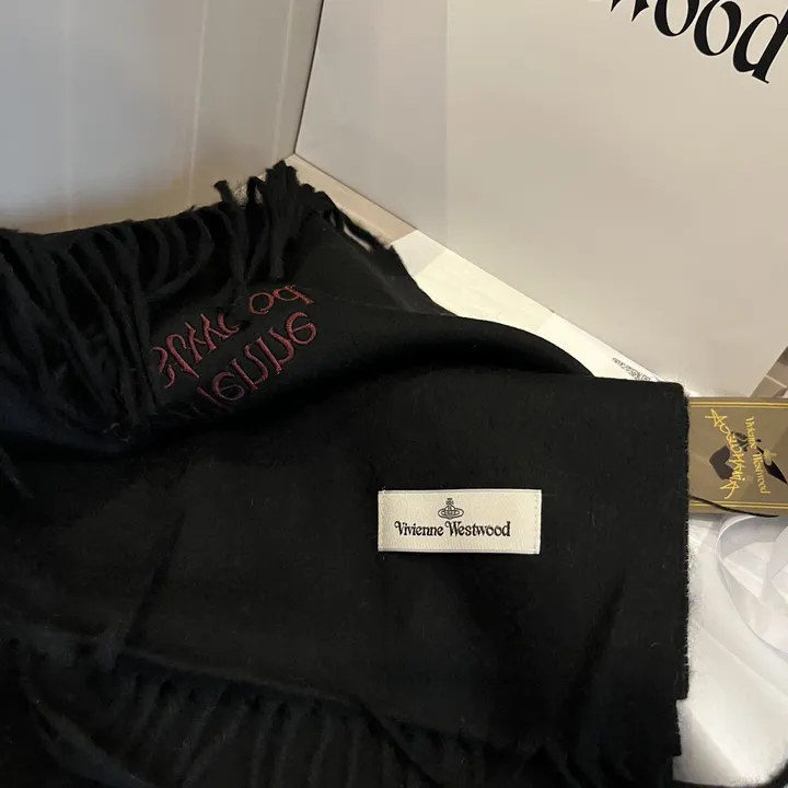 スーパーコピー ヴィヴィアン・ウエストウッド マフラー